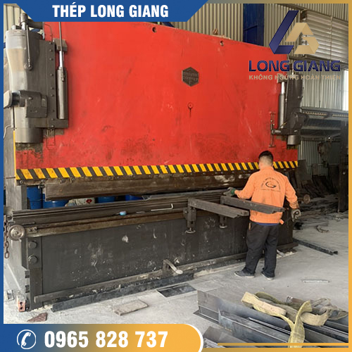 Dịch Vụ Chặt, Cắt CNC